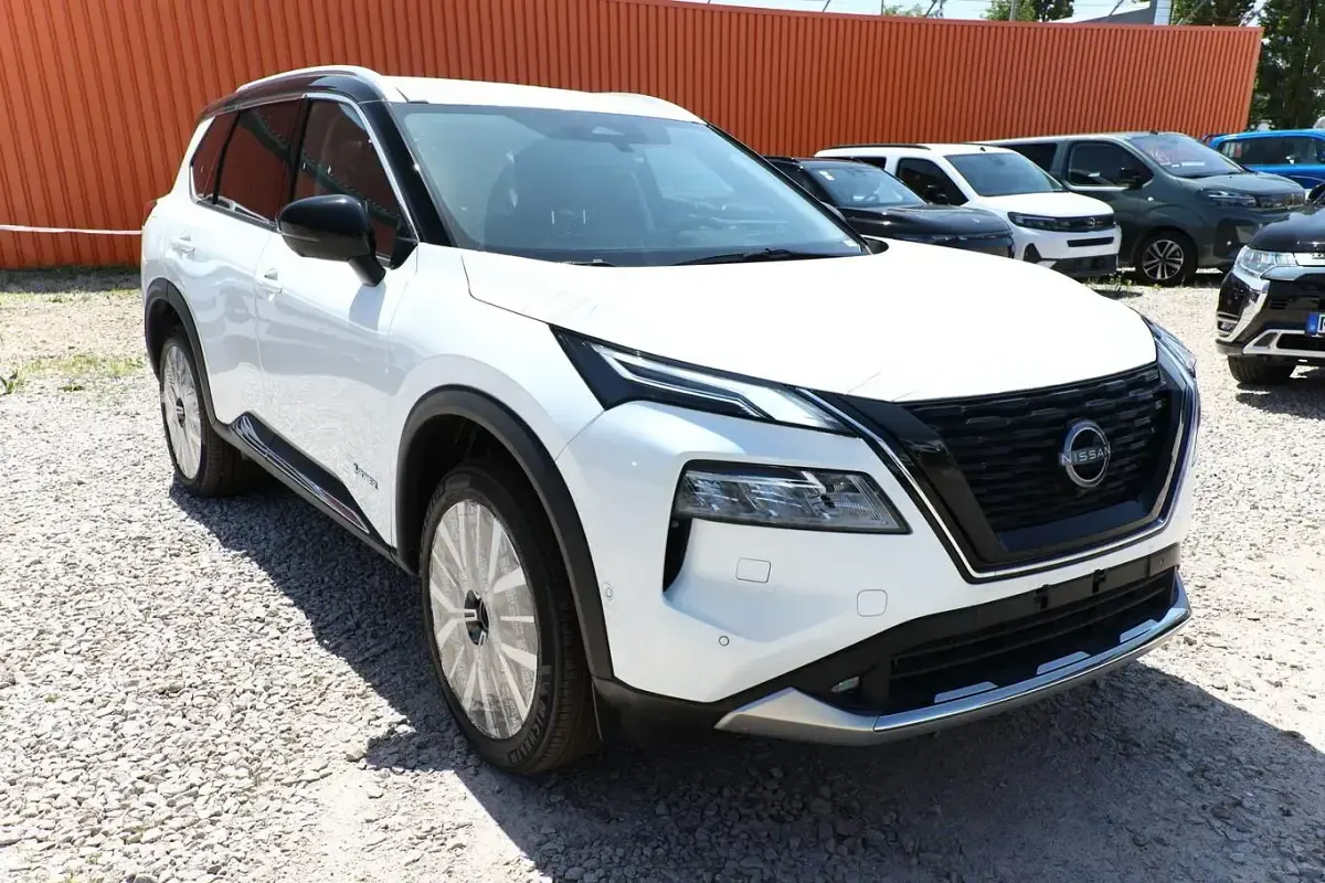 Neu Nissan X-Trail S 213 PS (156 kW) 2025 Pearl white perleffekt / dachfar SUV