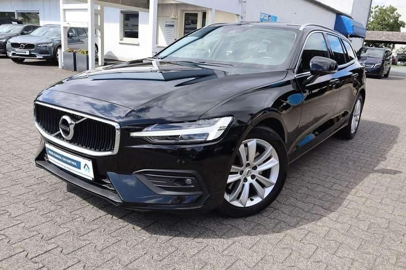 Black solid stone Gebraucht 2020 Volvo V60 Momentum Kombi | 19.980 € (Superpreis) - Bild 1/3