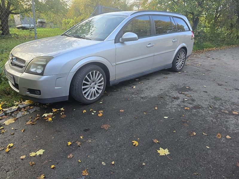 Silber Gebraucht 2005 Opel Vectra Sport Kombi | 1.999 € (Fairer Preis) - Bild 1/4