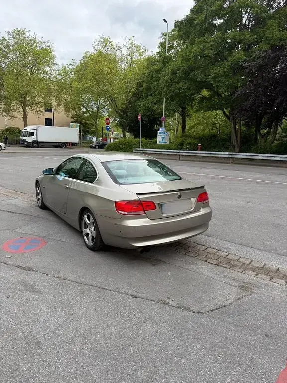 Gebraucht BMW 325 218 PS (160 kW) 2008 Beige Coupé
