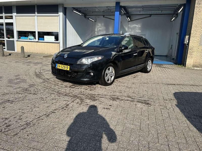 Schwarz Gebraucht 2012 Renault Mégane GrandTour Dynamique Kombi | 5.850 € (Etwas zu teuer) - Bild 1/4