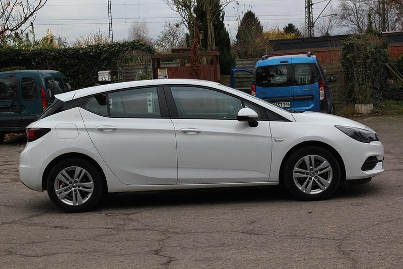 Gebraucht Opel Astra 110 PS (80 kW) 2021 Weiß Limousine