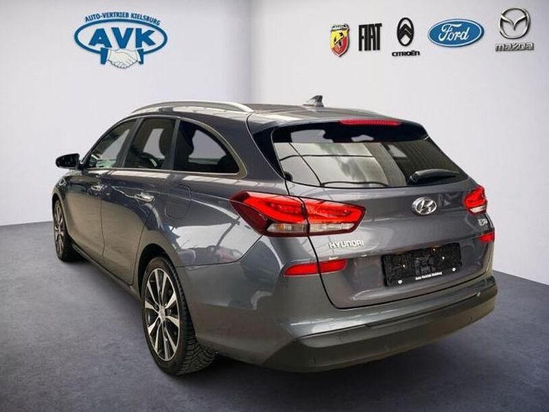 Gebraucht Hyundai i30 Premium 140 PS (102 kW) 2019 Grau Limousine