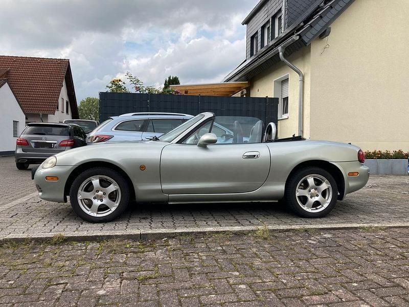 Second-hand Mazda MX5 110 CP (80 kW) 2003 Argintiu Cabrio