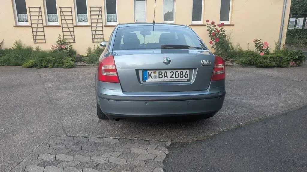 Gebraucht Skoda Octavia Ambiente 102 PS (75 kW) 2004 Blau Limousine