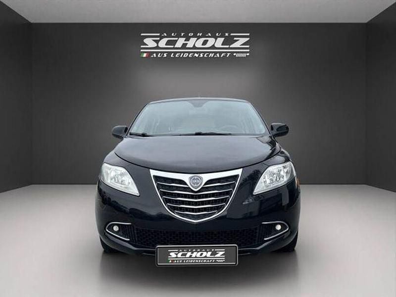 Gebraucht Lancia Ypsilon Gold 69 PS (50 kW) 2011 Schwarz Kleinwagen