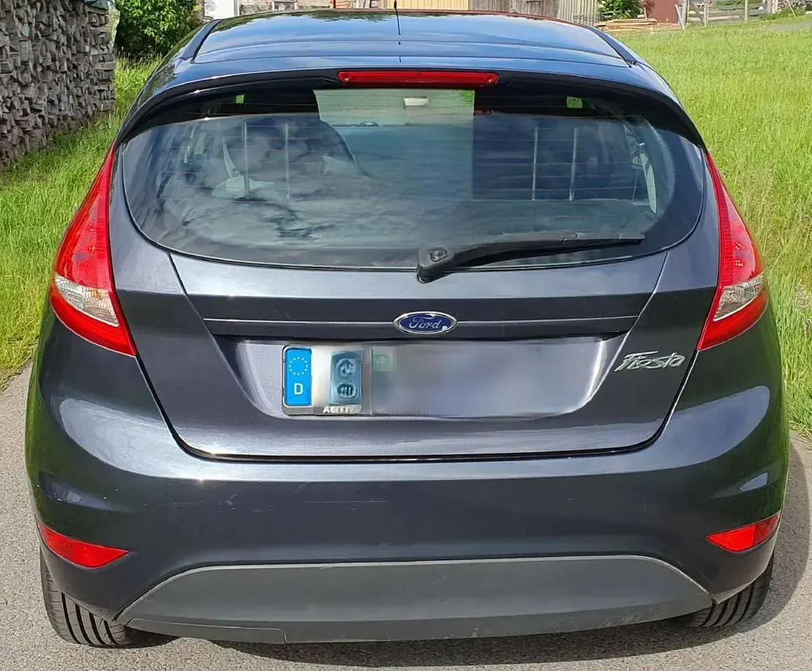 Gebraucht Ford Fiesta 82 PS (60 kW) 2009 Grau Limousine