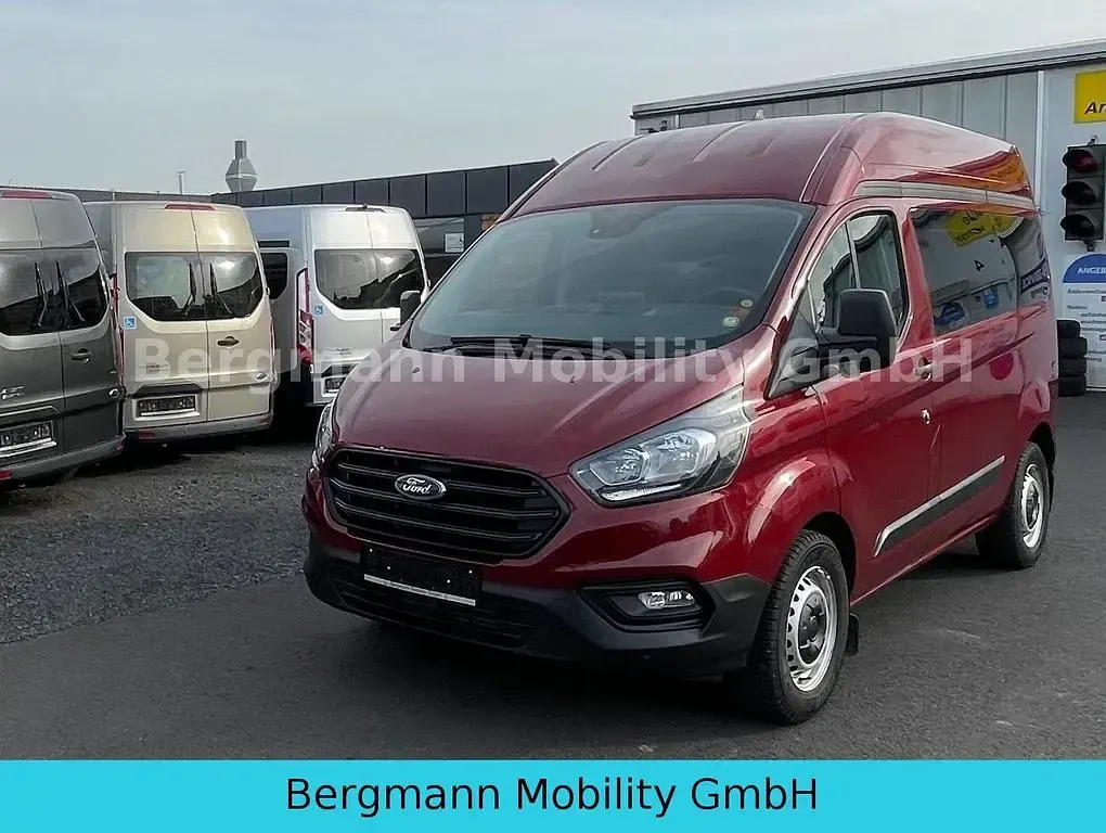 Gebraucht Ford Transit 105 PS (77 kW) 2022 Rot Van