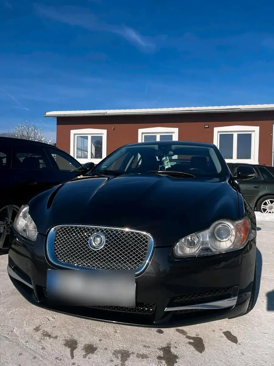 Gebraucht Jaguar XF 211 PS (155 kW) 2011 Grau Limousine