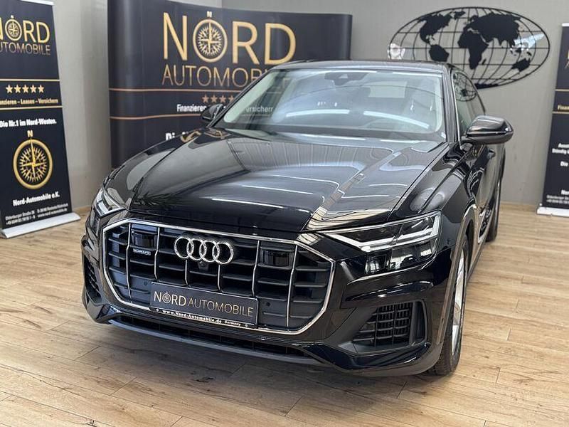 Orcaschwarz metallic (metallic) Gebraucht 2020 Audi Q8 Ambiente SUV | 59.799 € (Guter Preis) - Bild 1/3