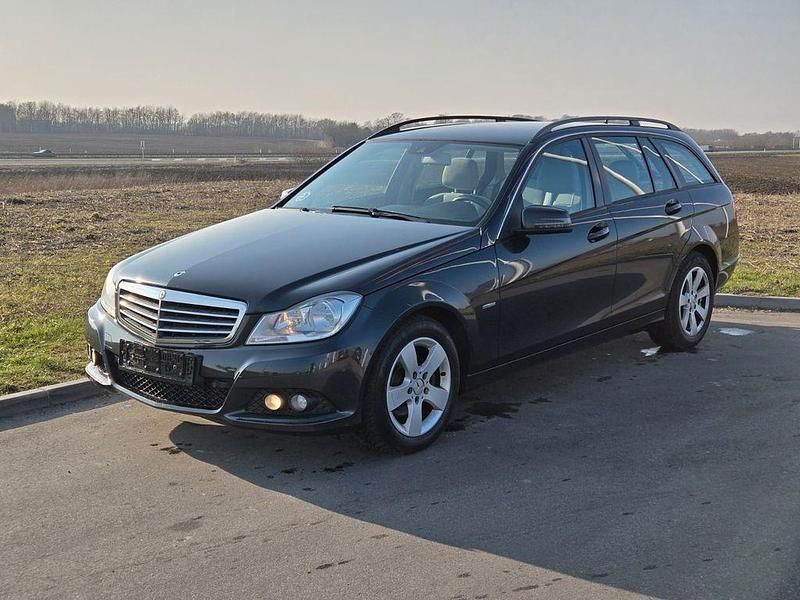 Gebraucht Mercedes C220 170 PS (125 kW) 2011 Schwarz Kombi