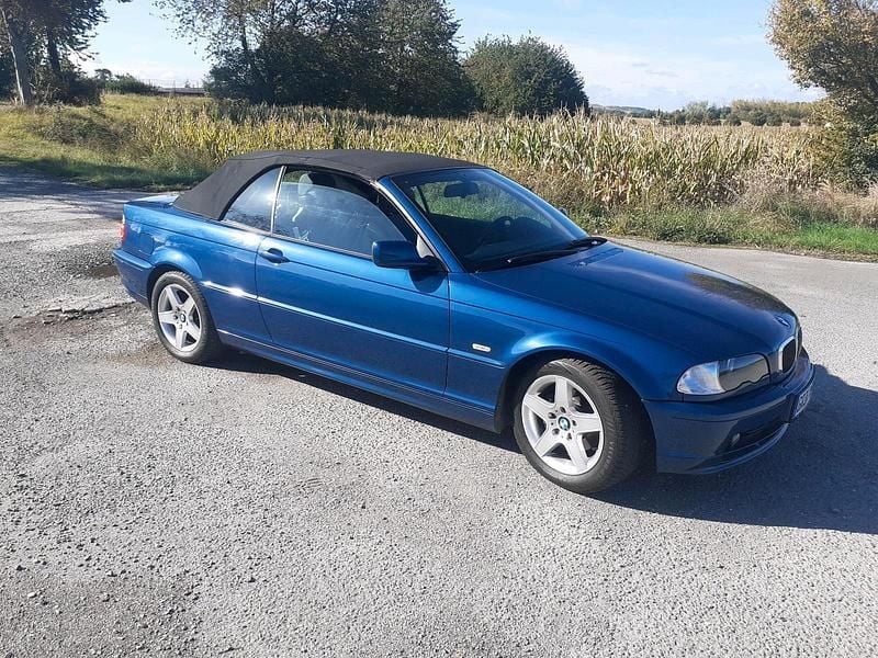 Blau Gebraucht 2002 BMW 318 Cabriolet Cabrio | 3.999 € (Fairer Preis) - Bild 1/4