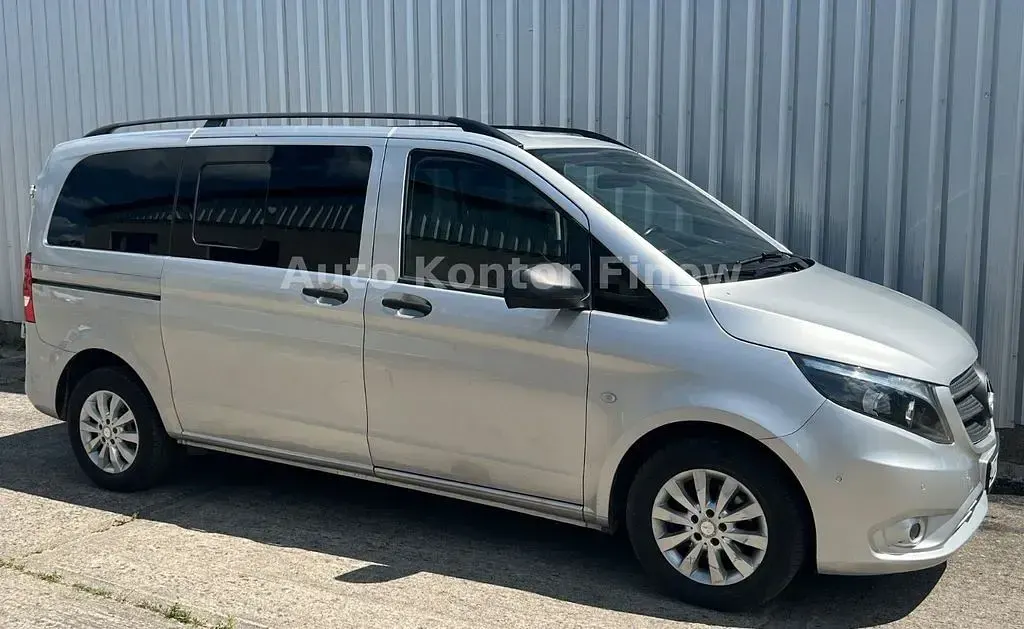 Gebraucht Mercedes Vito Edition 163 PS (119 kW) 2017 Brillantsilber metallic Van