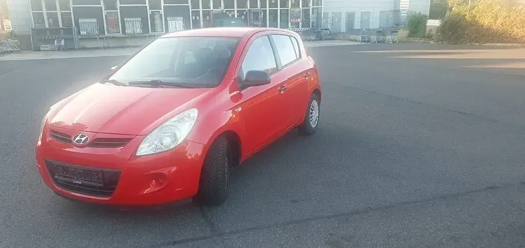 Gebraucht Hyundai i20 Classic 77 PS (56 kW) 2011 Rot Kleinwagen