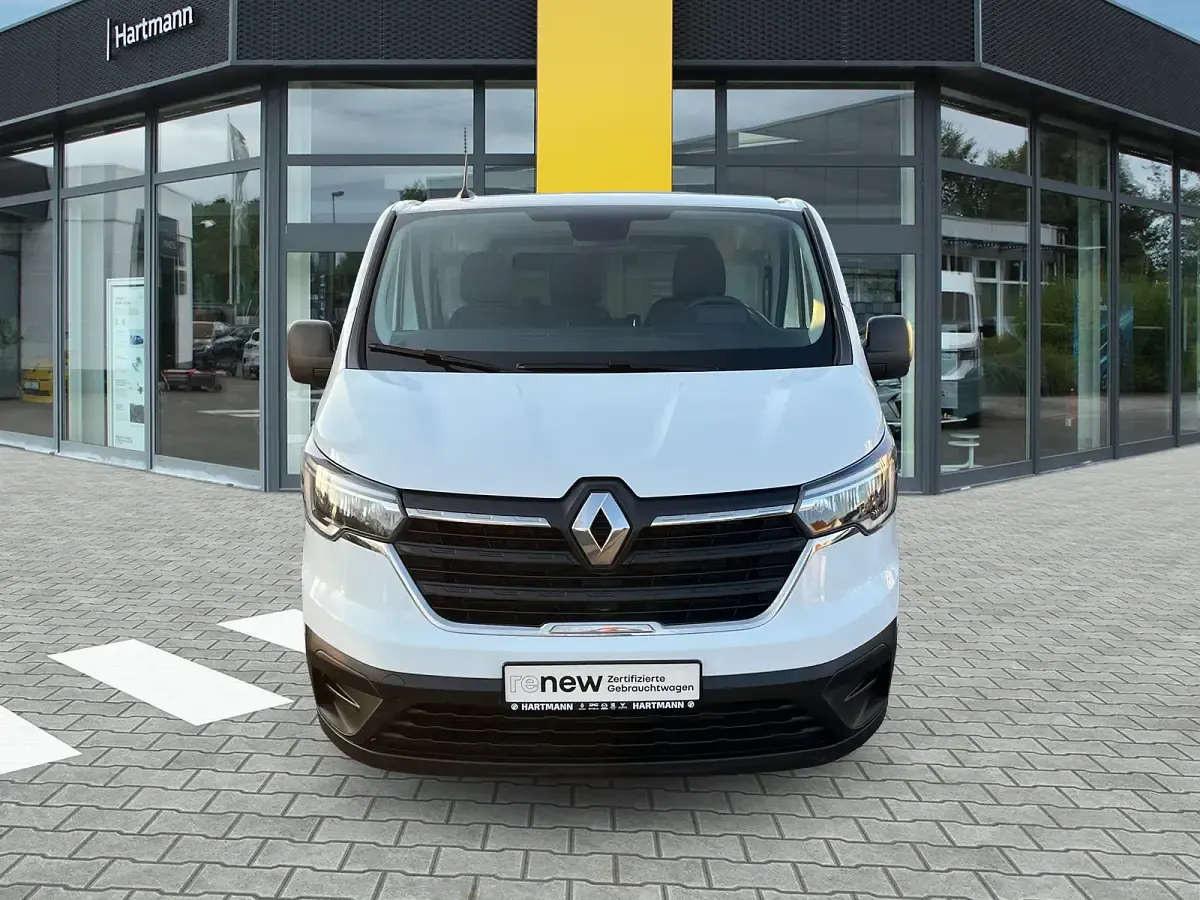 Gebraucht Renault Trafic Komfort 150 PS (110 kW) 2022 Van / Kleinbus