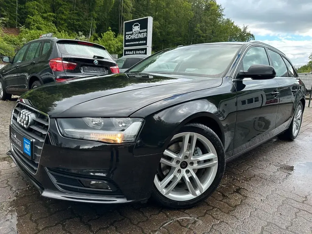 Używany Audi A4 Ambition 170 KM (125 kW) 2012 Czarny Kombi