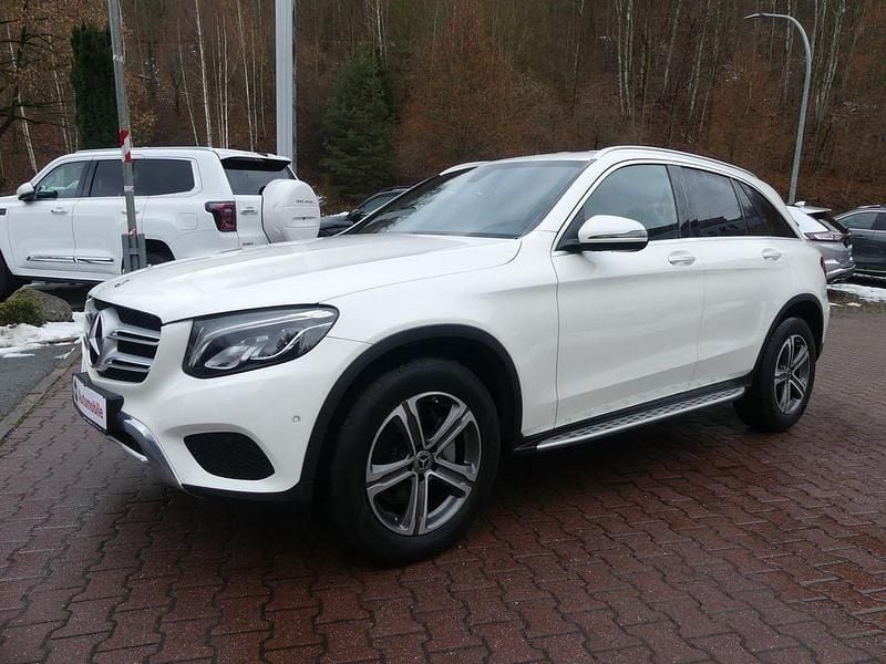 Weiß Gebraucht 2018 Mercedes GLC250 SUV | 18.990 € (Guter Preis) - Bild 1/4