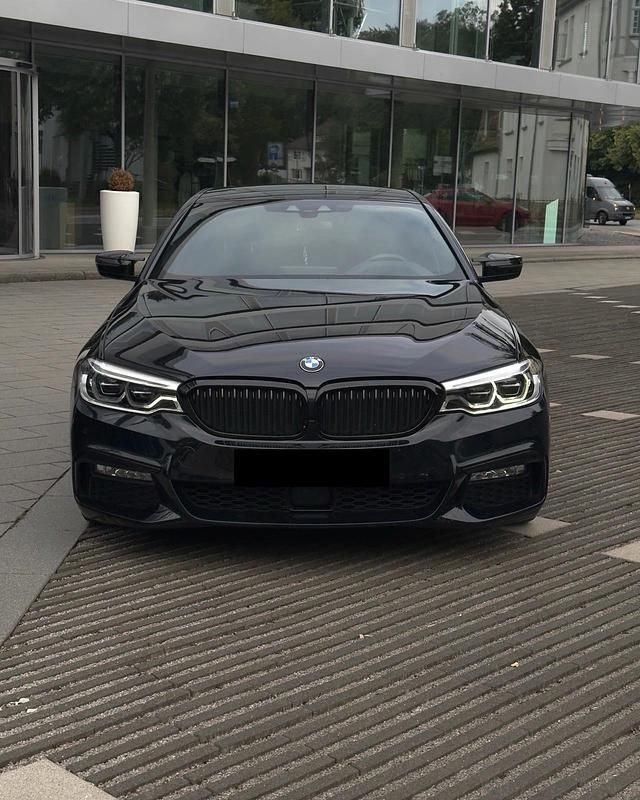 Schwarz Gebraucht 2018 BMW 540 M Sport Limousine | 43.700 € - Bild 1/4