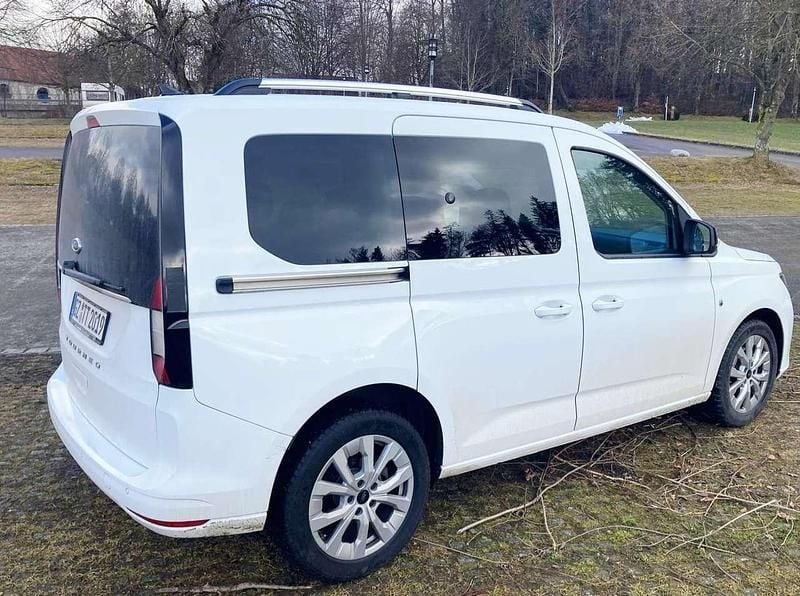 Gebraucht Ford Tourneo Connect Titanium 116 PS (85 kW) 2025 Frostweiß Van / Kleinbus
