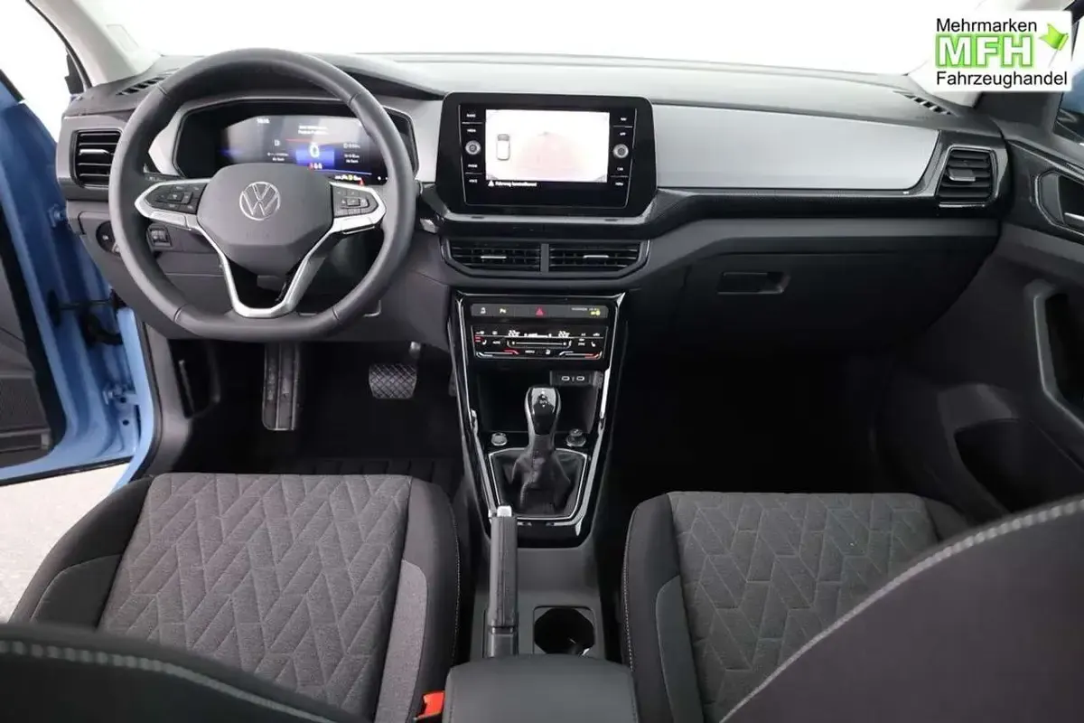 Neu VW T-Cross Life 116 PS (85 kW) 2025 Clear blue metallic SUV