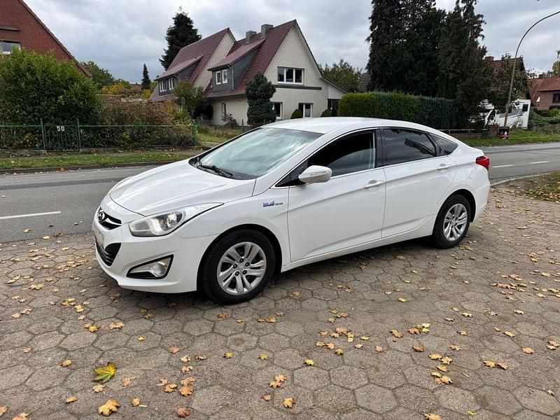 Weiß Gebraucht 2014 Hyundai i40 Limousine | 4.700 € (Fairer Preis) - Bild 1/4