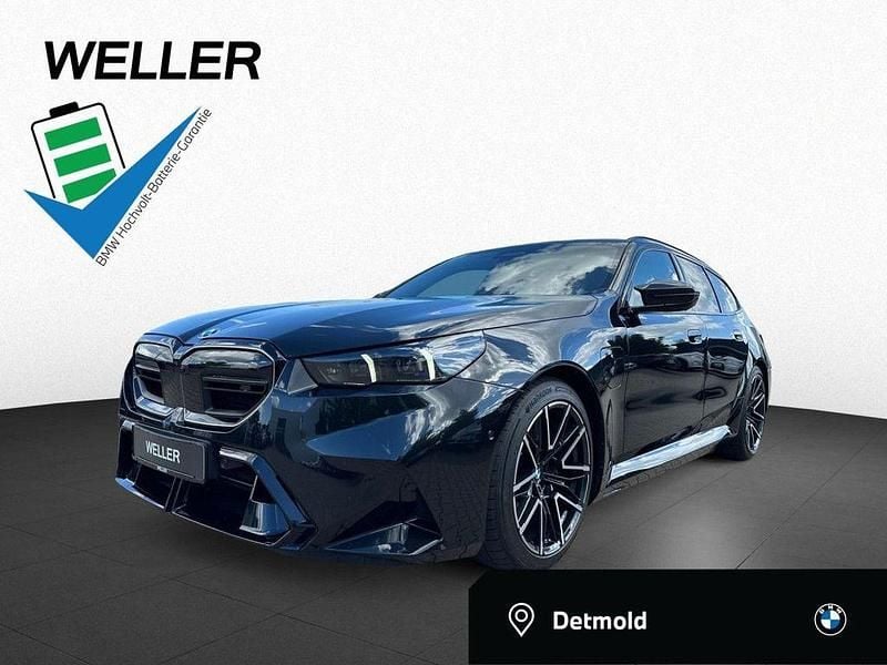 Black sapphire (schwarz) Gebraucht 2025 BMW M5 Comfort Edition Kombi | 126.990 € (Fairer Preis) - Bild 1/4