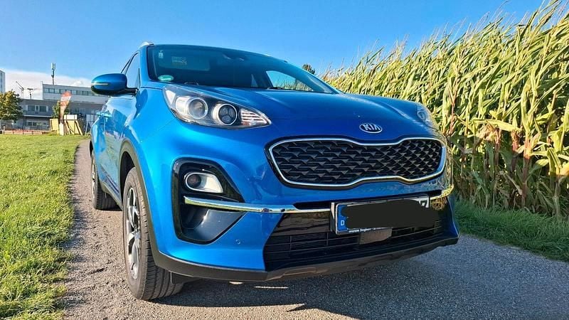 Blau Gebraucht 2018 Kia Sportage Vision SUV | 15.199 € (Guter Preis) - Bild 1/4