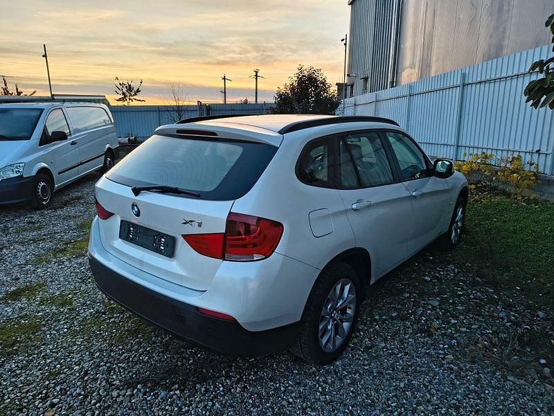 Gebraucht BMW X1 143 PS (105 kW) 2011 Weiß SUV