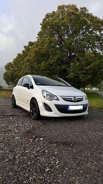 Weiß Gebraucht 2012 Opel Corsa OPC Kleinwagen | 2.900 € (Guter Preis) - Bild 1/4