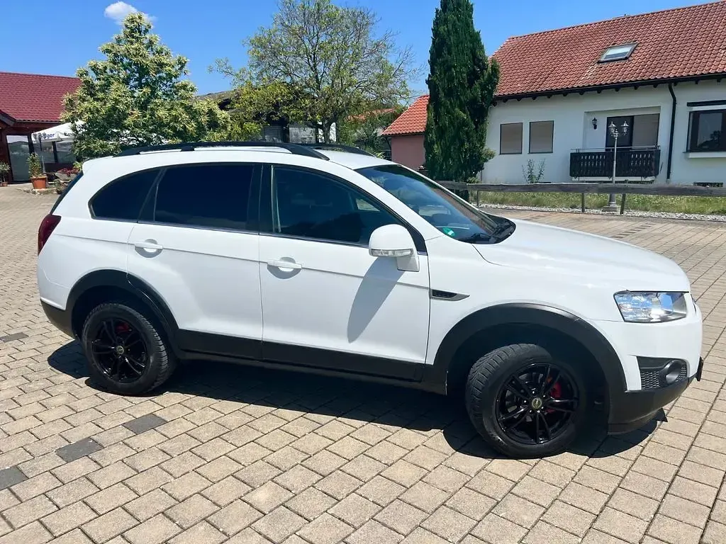 Gebraucht Chevrolet Captiva LT 167 PS (122 kW) 2011 Weiß SUV