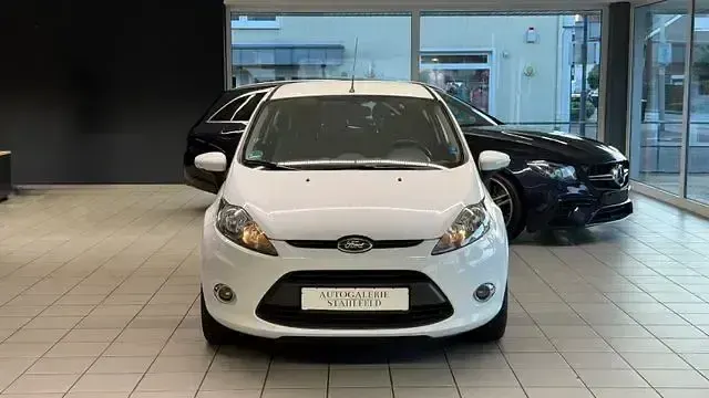 Gebraucht Ford Fiesta 2012 Weiß Kleinwagen