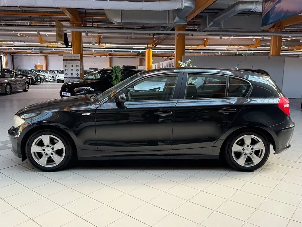 Używany BMW 118 Advantage 143 KM (105 kW) 2008 Czarny Hatchback