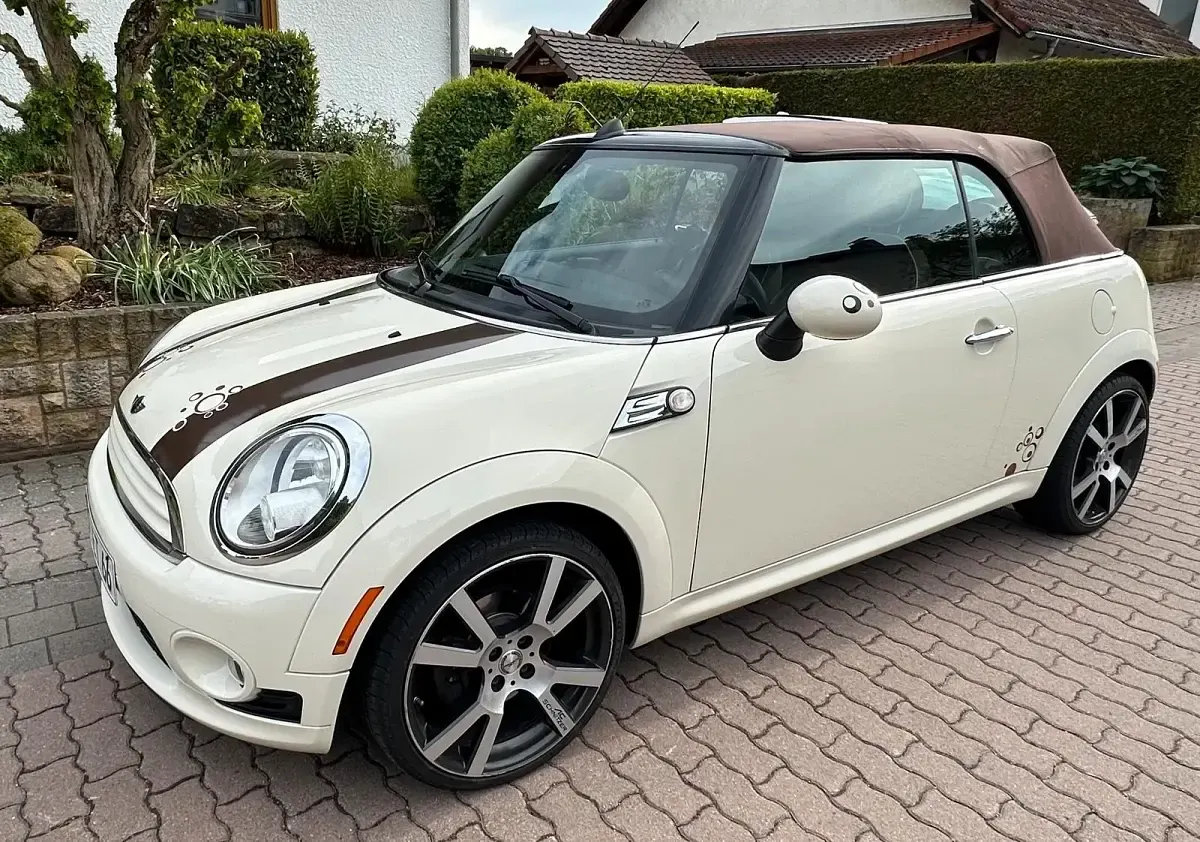 Used Mini Cooper Cabriolet 122 HP (89 kW) 2010 Beige Cabriolet