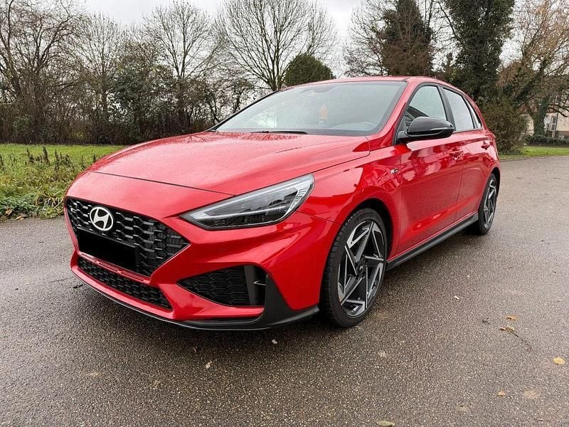 Rot Gebraucht 2025 Hyundai i30 N Line Limousine | 22.900 € (Superpreis) - Bild 1/4