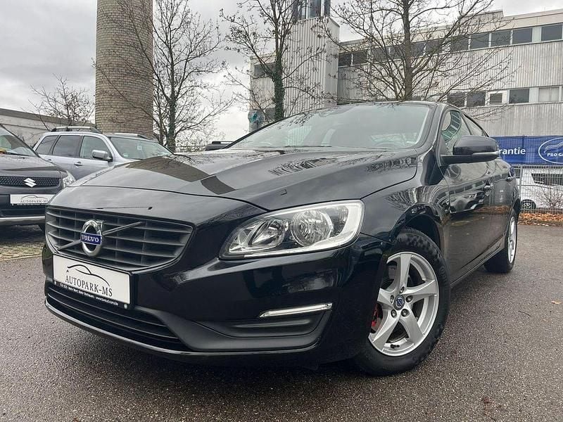 Schwarz Gebraucht 2016 Volvo S60 Kinetic Limousine | 10.590 € (Fairer Preis) - Bild 1/4