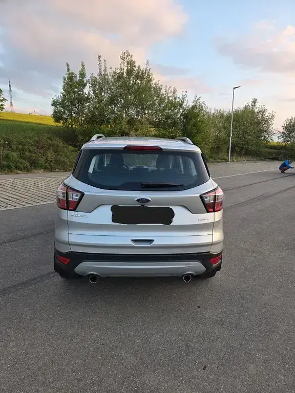 Gebraucht Ford Kuga 182 PS (133 kW) 2017 Silber SUV