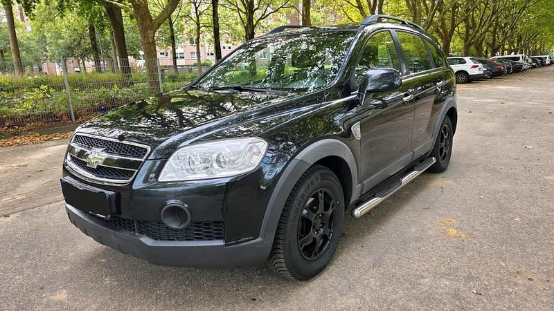 Schwarz Gebraucht 2010 Chevrolet Captiva SUV | 2.650 € (Superpreis) - Bild 1/4