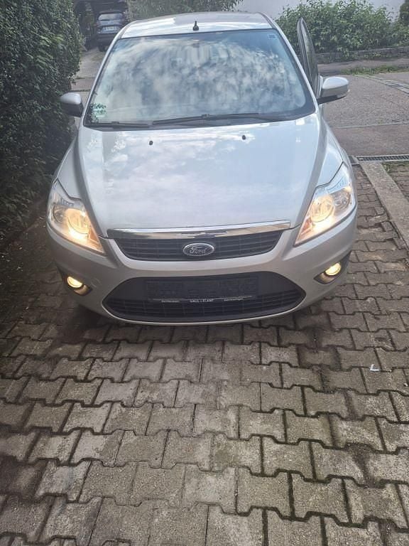 Silber Gebraucht 2009 Ford Focus Ghia Limousine | 1.700 € (Guter Preis) - Bild 1/4