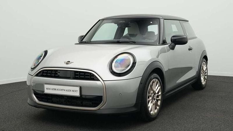 Gebraucht Mini Cooper Favoured 156 PS (114 kW) 2024 Grau Kleinwagen