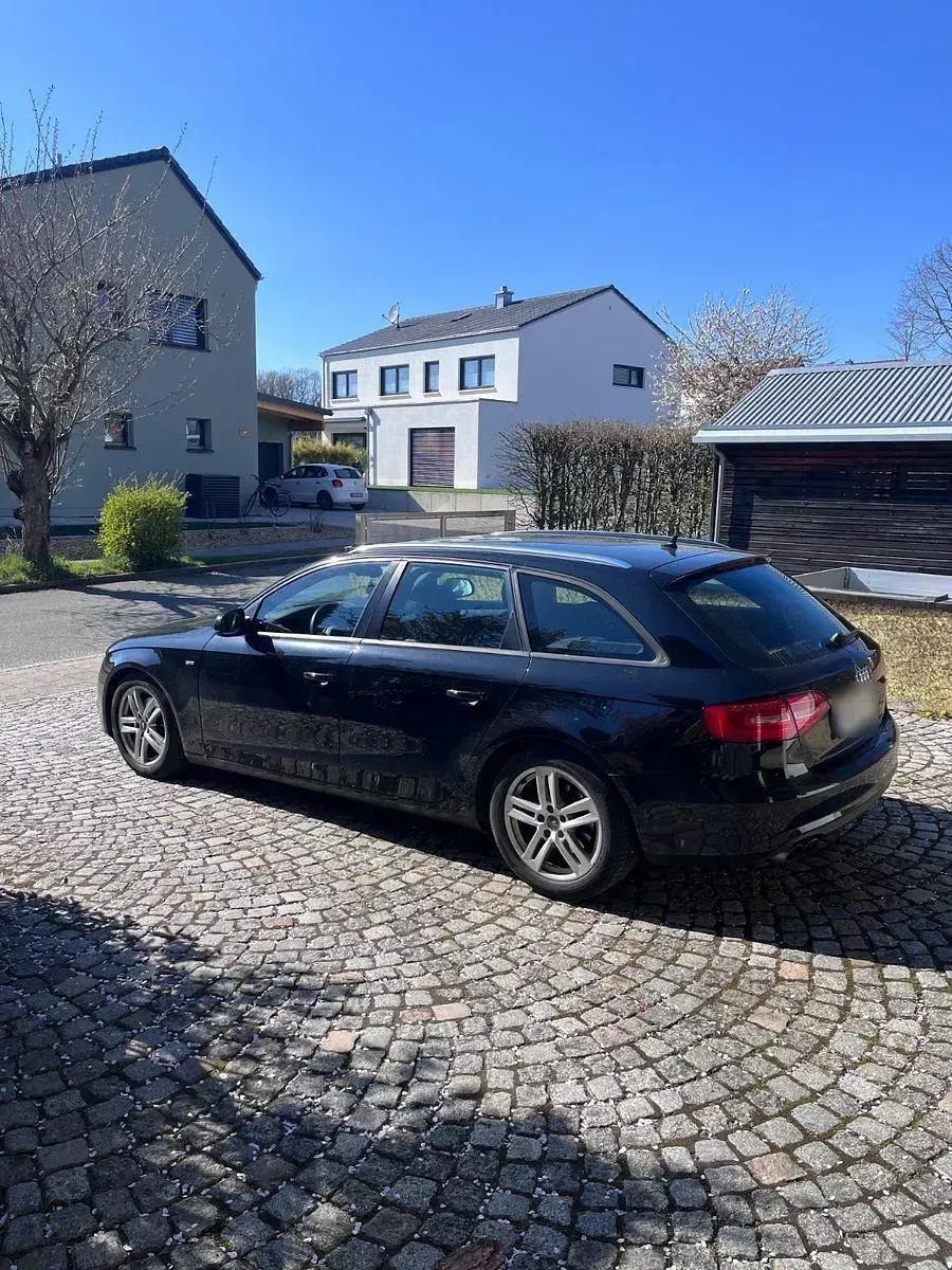 Używany Audi A4 S-Line 177 KM (130 kW) 2015 Czarny Kombi