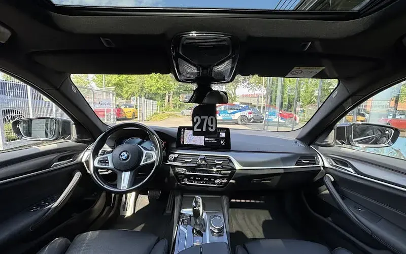 Gebraucht BMW 520 Shadowline 190 PS (139 kW) 2023 Schwarz Kombi