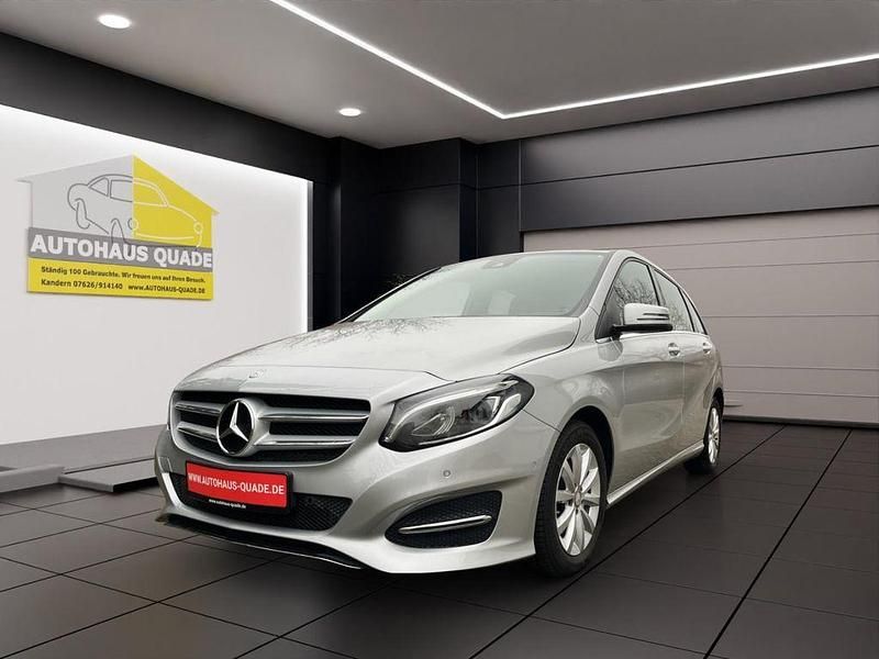 Silber Gebraucht 2016 Mercedes B180 Van / Kleinbus | 16.999 € (Fairer Preis) - Bild 1/4
