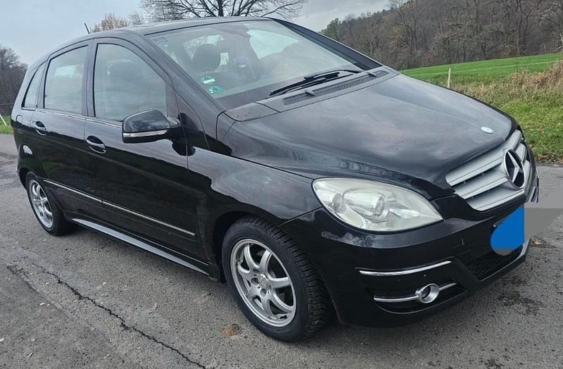 Schwarz Gebraucht 2008 Mercedes B150 Van / Kleinbus | 2.390 € (Fairer Preis) - Bild 1/4