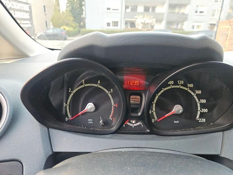 Gebraucht Ford Fiesta 97 PS (71 kW) 2009 Schwarz Kleinwagen