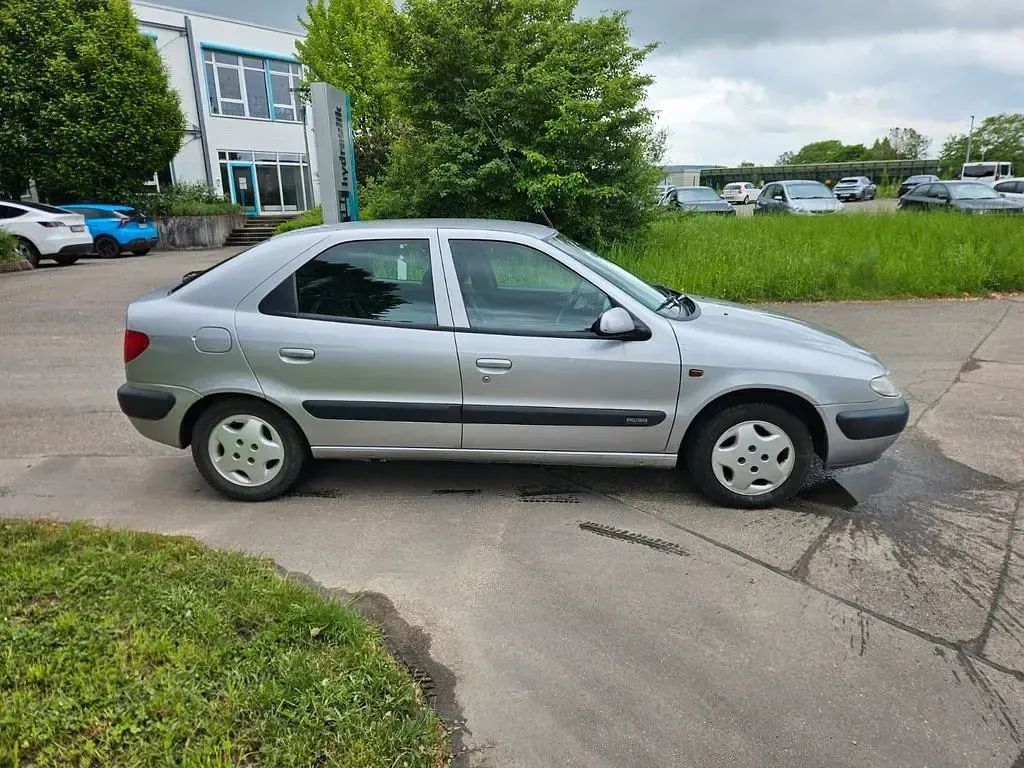 Gebraucht Citroën Xsara 90 PS (66 kW) 1998 Grau Limousine
