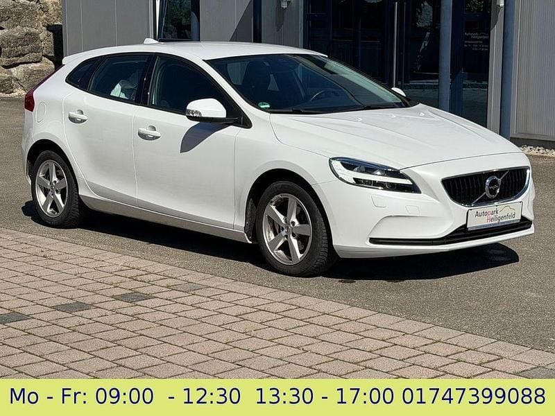 Gebraucht Volvo V40 120 PS (88 kW) 2018 Weiß Limousine