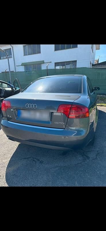 Gebraucht Audi A4 116 PS (85 kW) 2007 Grau Limousine