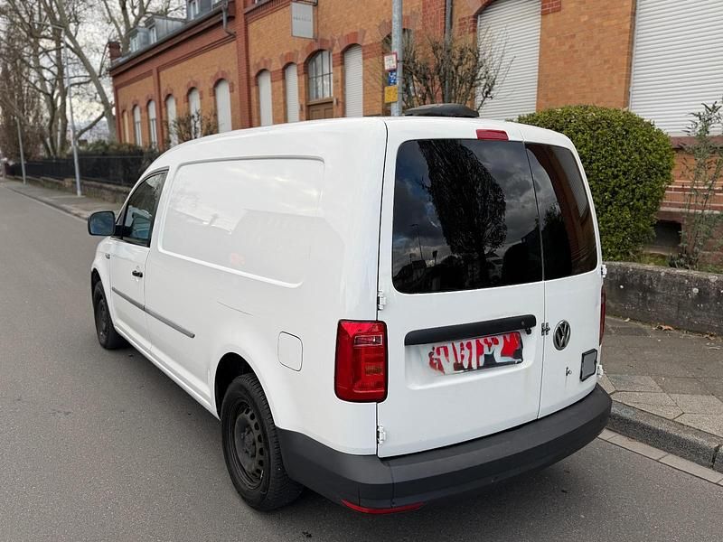 Second-hand VW Caddy Maxi 102 CP (75 kW) 2017 Alb Monovolum