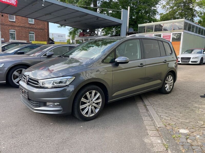 Grau Gebraucht 2017 VW Touran Comfortline Van / Kleinbus | 17.000 € (Fairer Preis) - Bild 1/4
