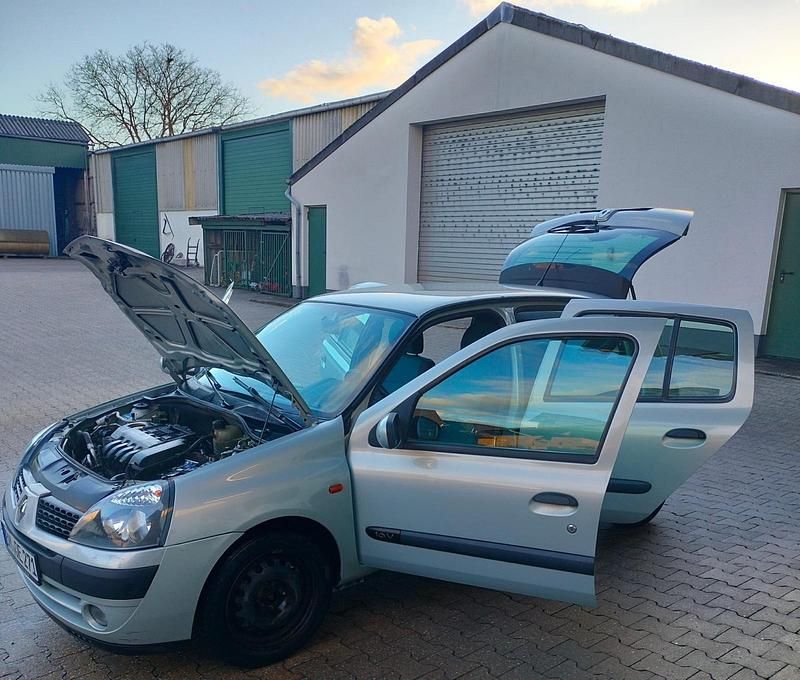 Gebraucht Renault Clio II 2003 Grau Kleinwagen